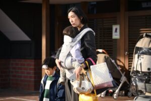 育児と仕事の両立を目指す長野礼子の画像