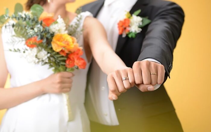 三苫薫と剣持クレアの結婚の画像