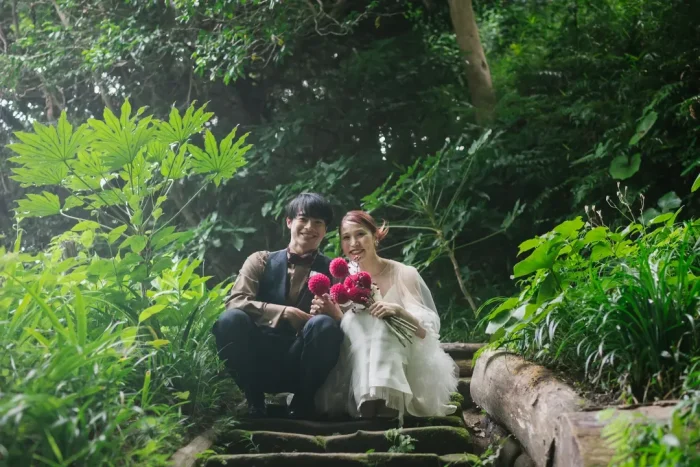 三苫薫と剣持クレアの結婚式の画像