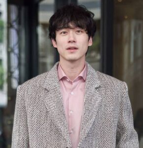 坂口健太郎の画像