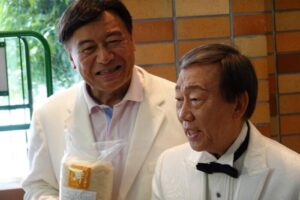 夢グループ・石田重廣社長と橋幸夫の画像